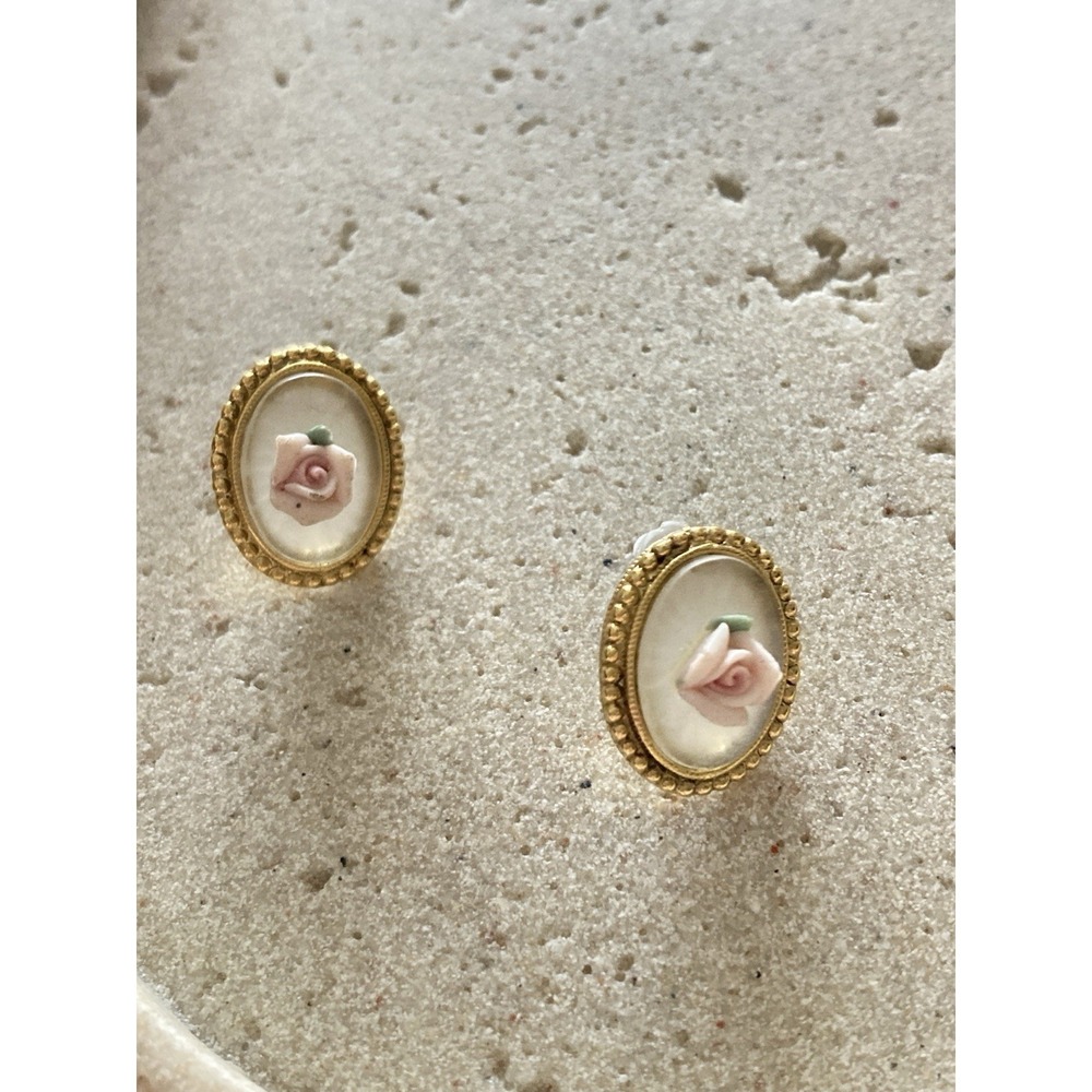 Pink Rose Cameo Style Stud Earrings Gold‎ Tone Oval Romantic Floral Feminine